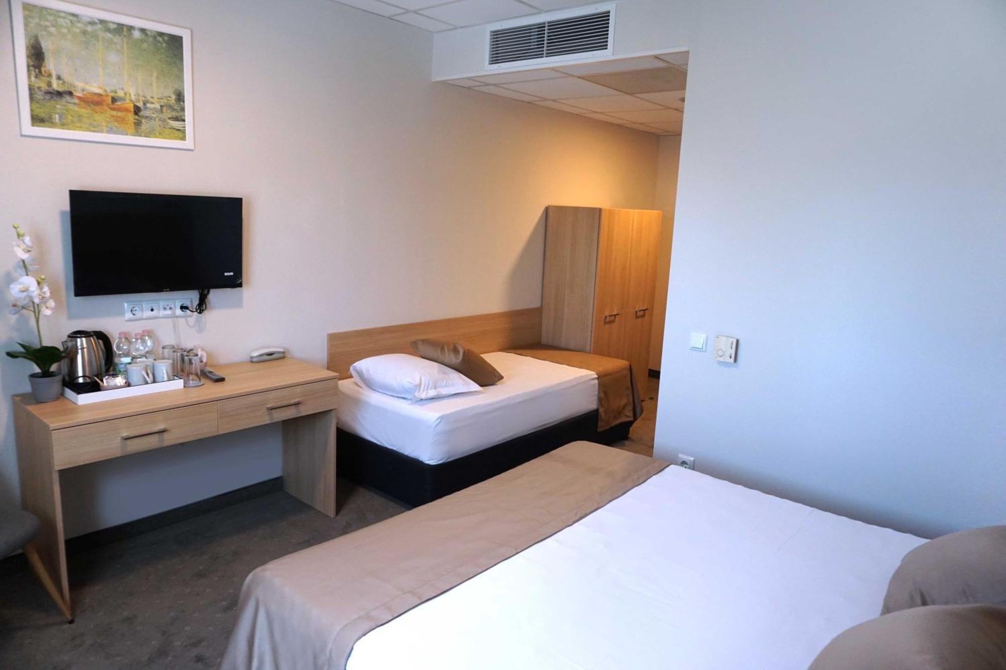 Hotel Ихтиман Экстерьер фото